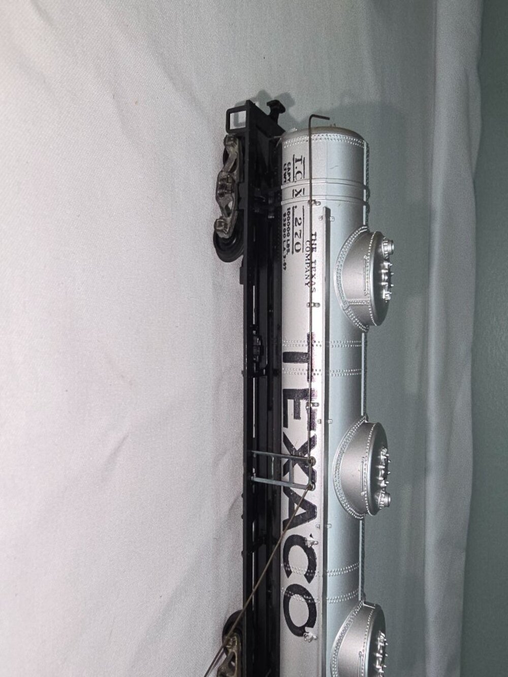 Pre-owned Athearn Texaco Three Dome Tank Car Kit (#13)